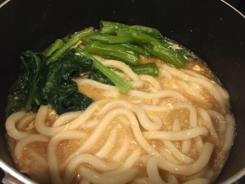 簡単！ししとう小松菜溶き卵とんこつ味噌うどん！